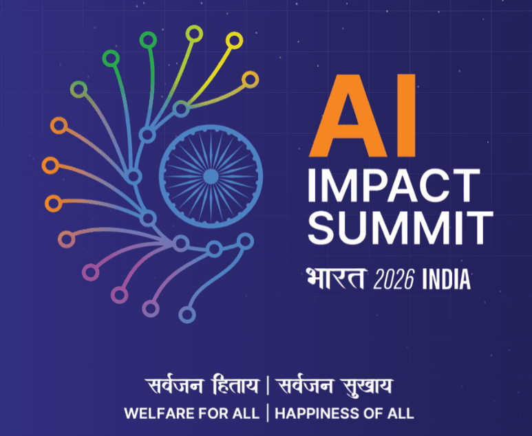 India AI Impact Summit 2026 का आधिकारिक बैनर, AI नेटवर्क डिजाइन और अशोक चक्र थीम के साथ